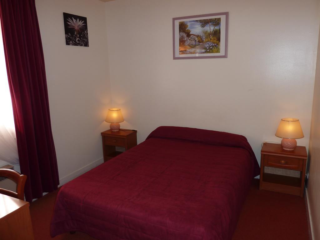 Longo Mai Hotel Arles Room photo